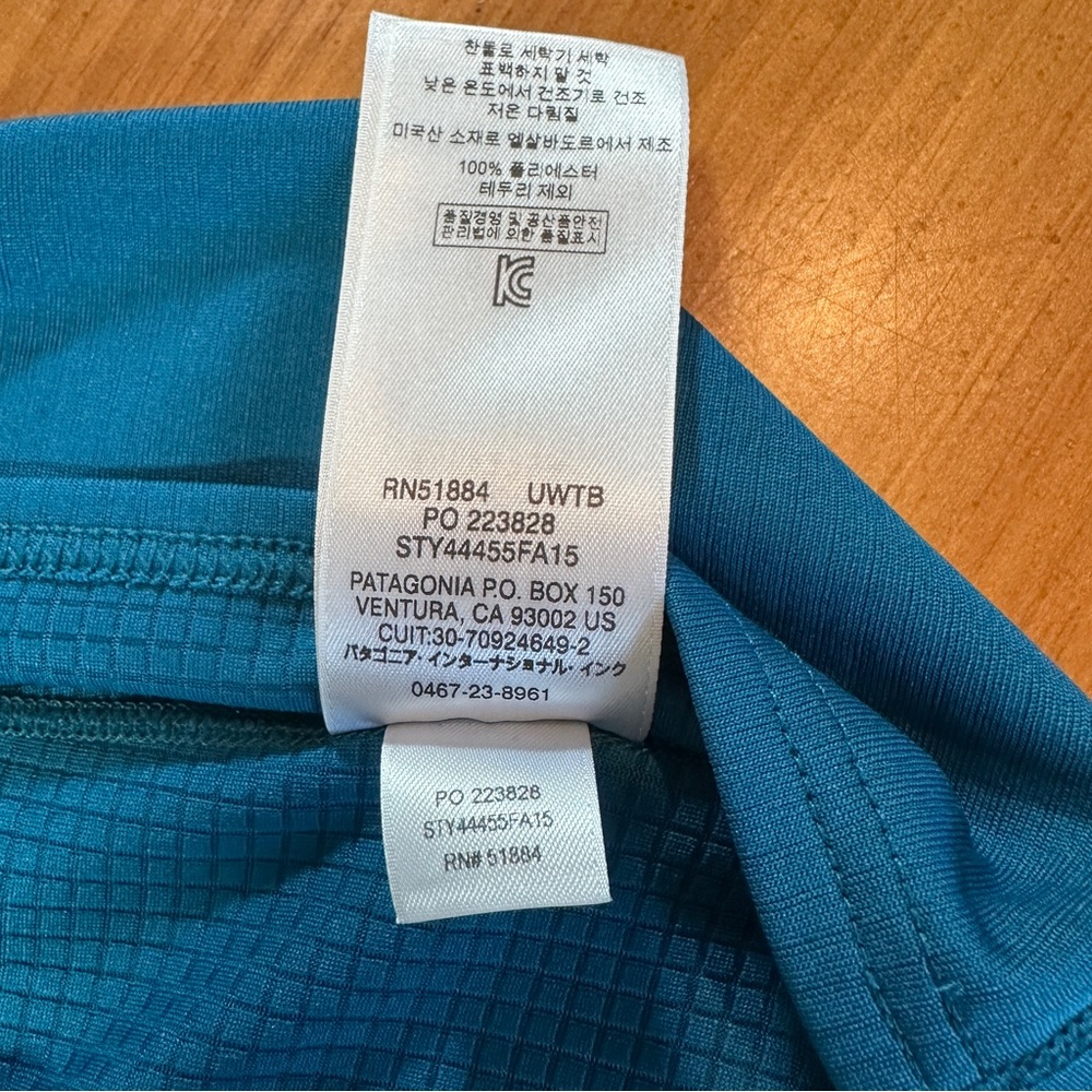 Patagonia Women’s Teal Midweight Capilene Baselayer - Size Medium - Picture 9 of 9